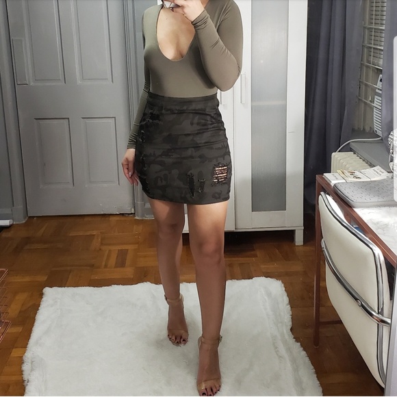 "Cadet" Camo Skirt NWOT - Picture 2 of 6